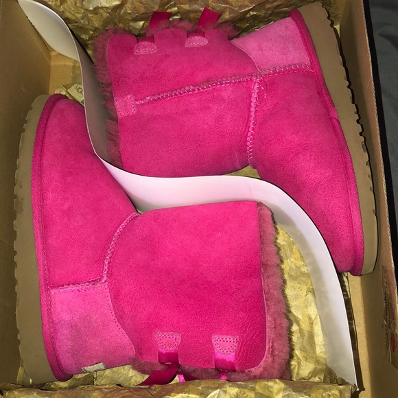 Pink bow bailey uggs - Picture 1 of 6